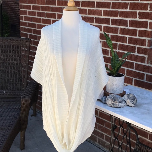 NWT Infinity Knot Scarf Cream - Picture 4 of 7